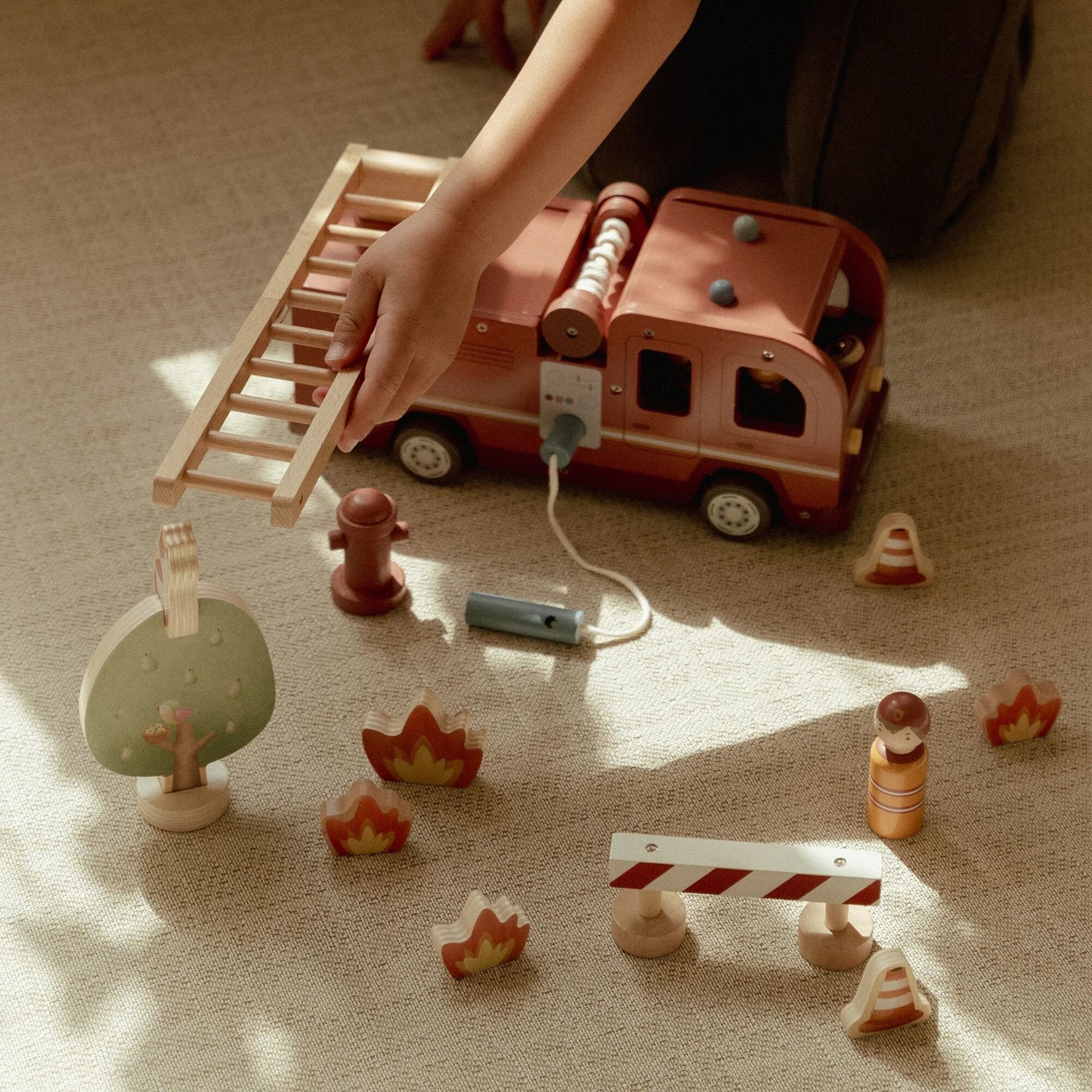 Large fire truck with FSC characters, multicolored, LD2536