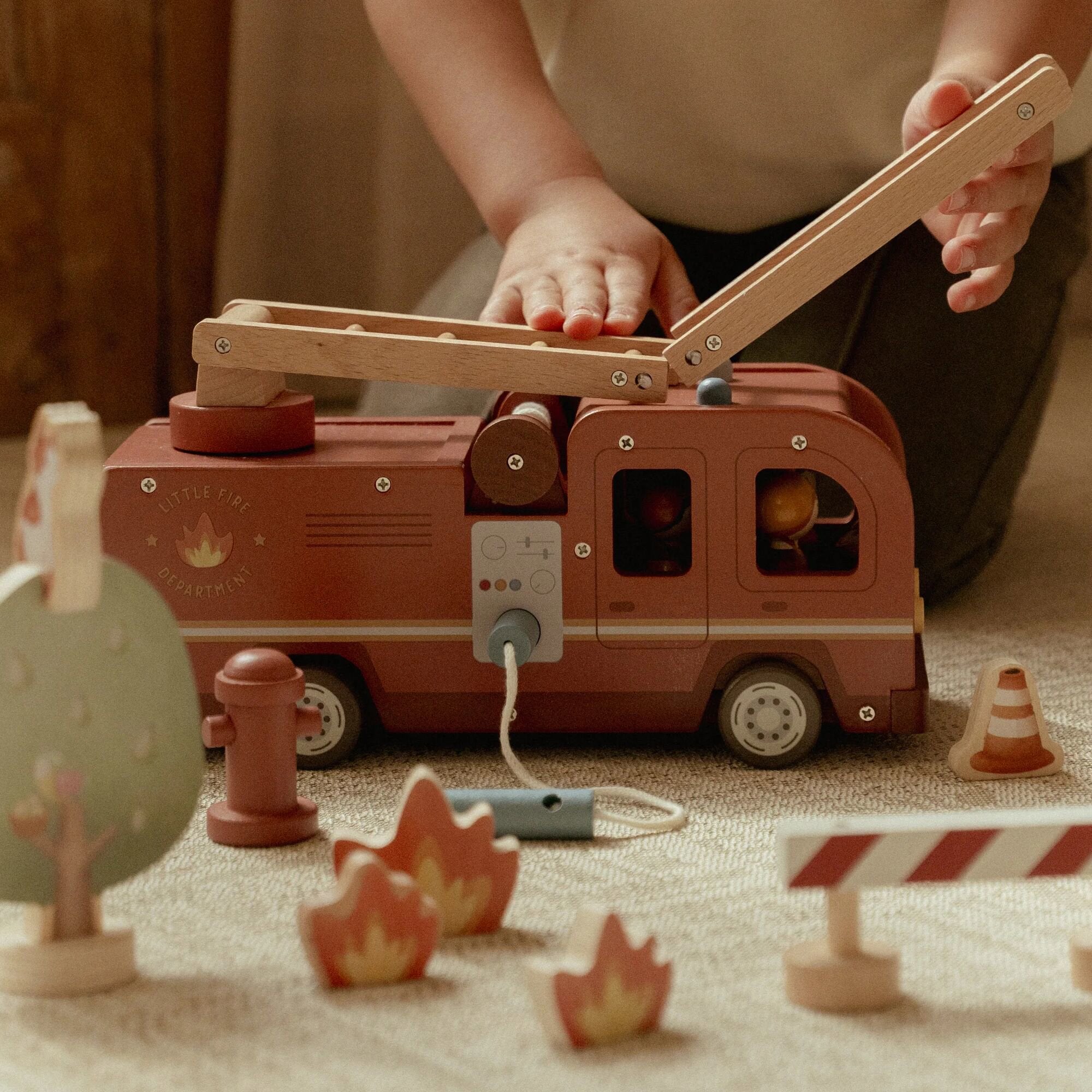Large fire truck with FSC characters, multicolored, LD2536