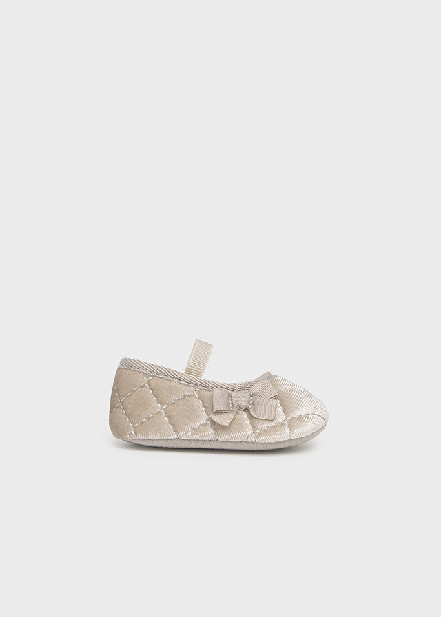 Zapatitos Bailarina Recién Nacida Beige Terciopelo 9964/95
