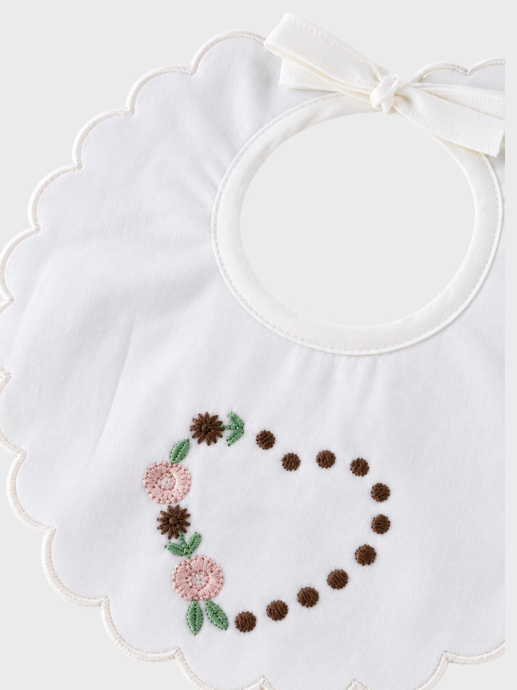 Vanilla Newborn Bib IB18BAV
